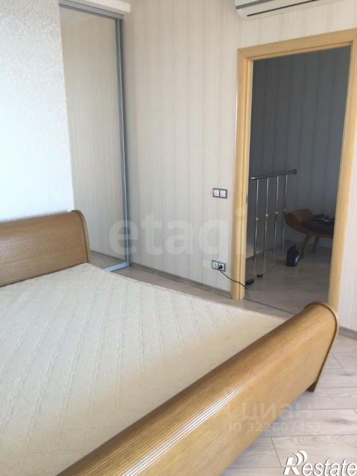 4-комн квартира улица Строителей, 3,  д. 3