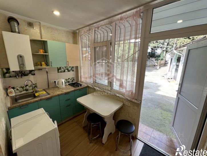 3-комн квартира ул Боткинская, 8,  д. 8