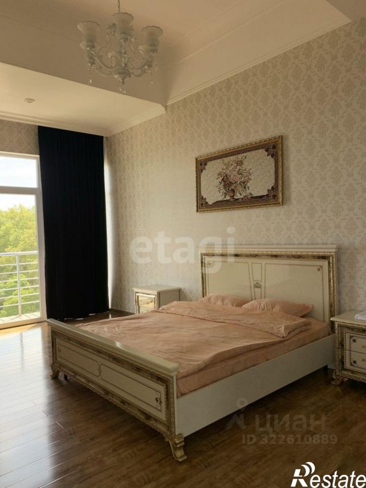 4-комн квартира улица Батурина, 15,  д. 15