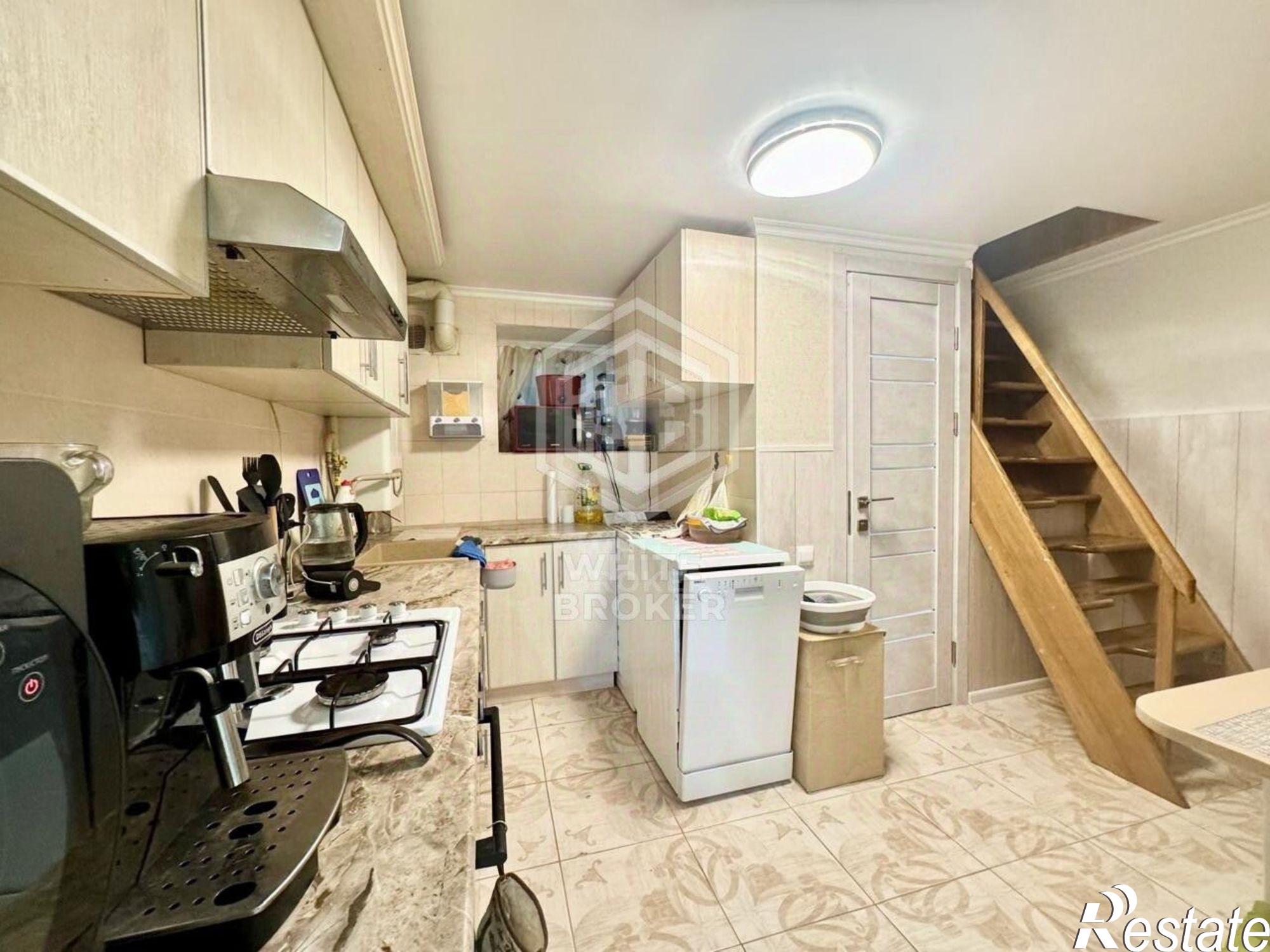 Купить гараж, место в паркинге за 8 449 150 рублей на ул Суворовская, 31