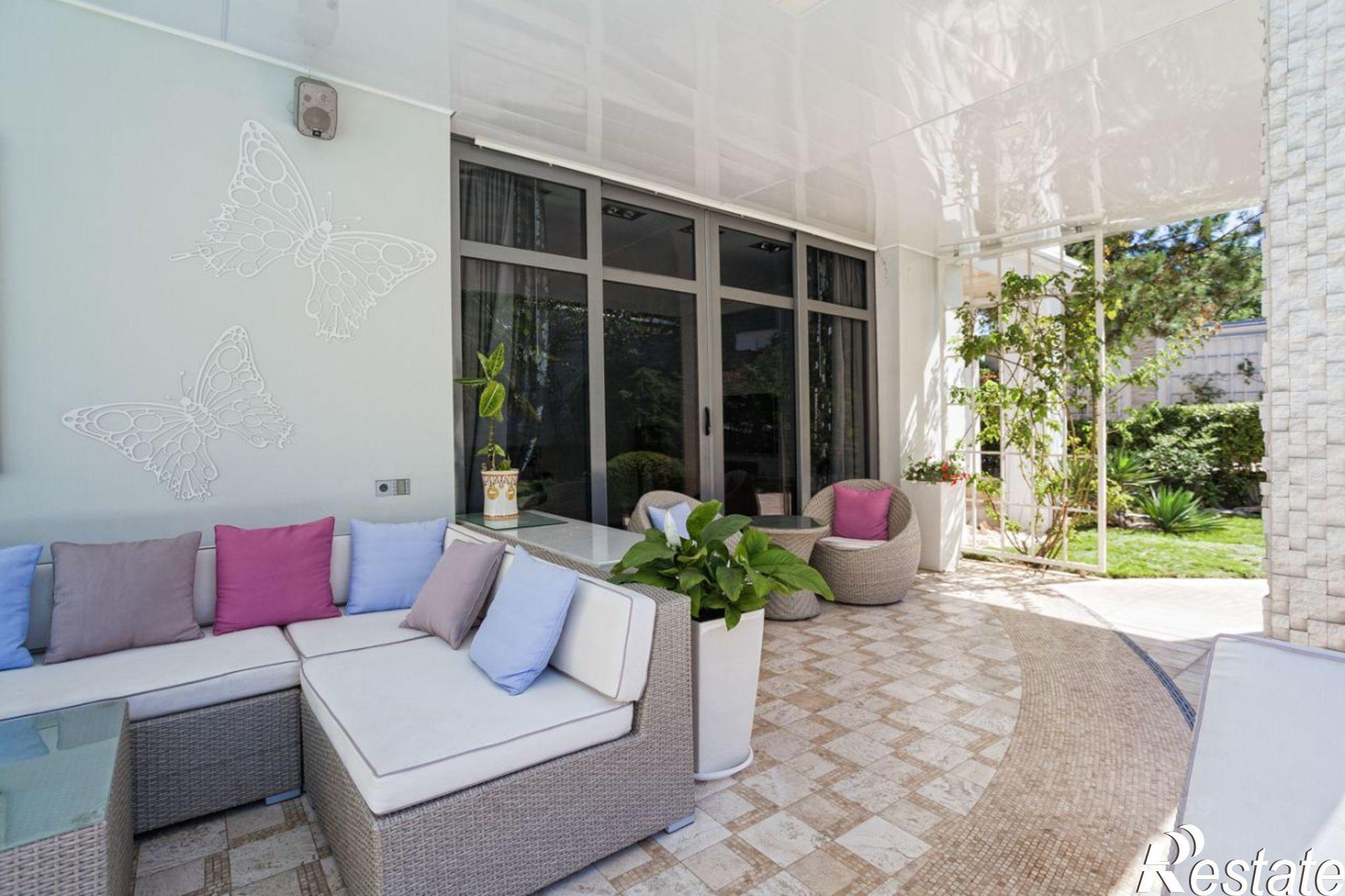 Сдать дачу, дом, коттедж за 200 000 рублей на Сосновый переулок