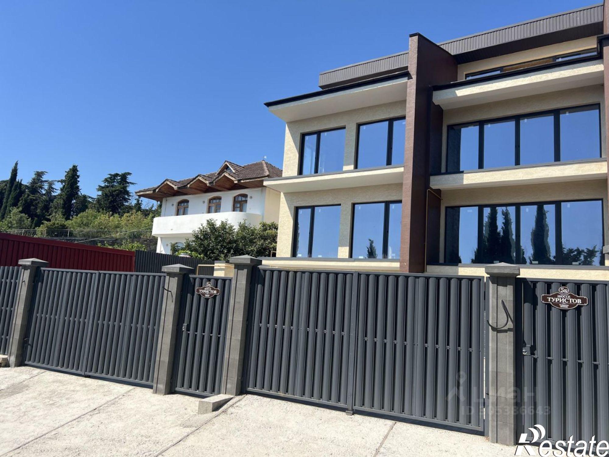 Купить дачу, дом, коттедж за 33 000 000 рублей на ул Стахановская, 26