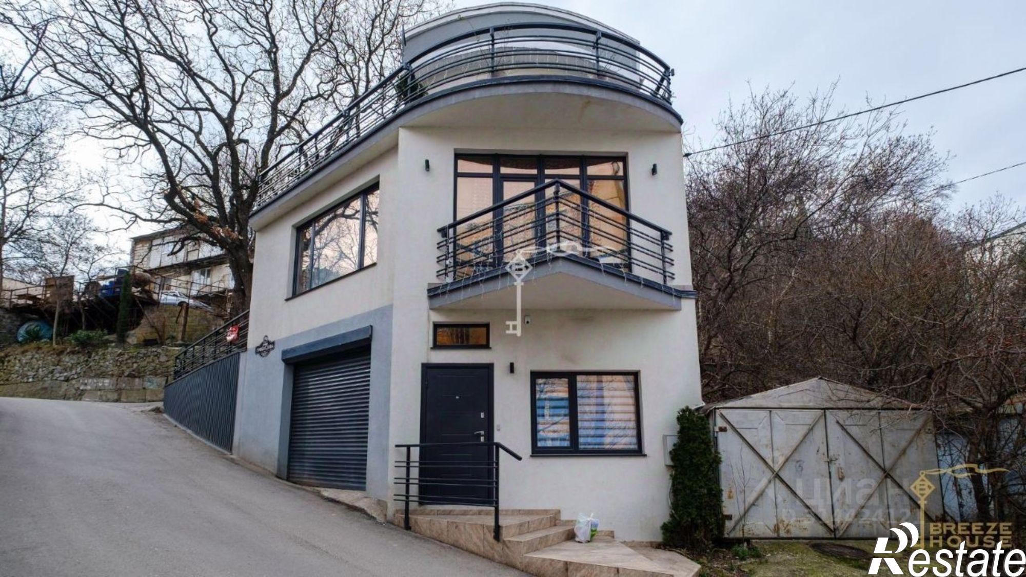 Купить помещение свободного назначения за 22 000 100 рублей на г Ялта, улица Грибоедова, зд 18А