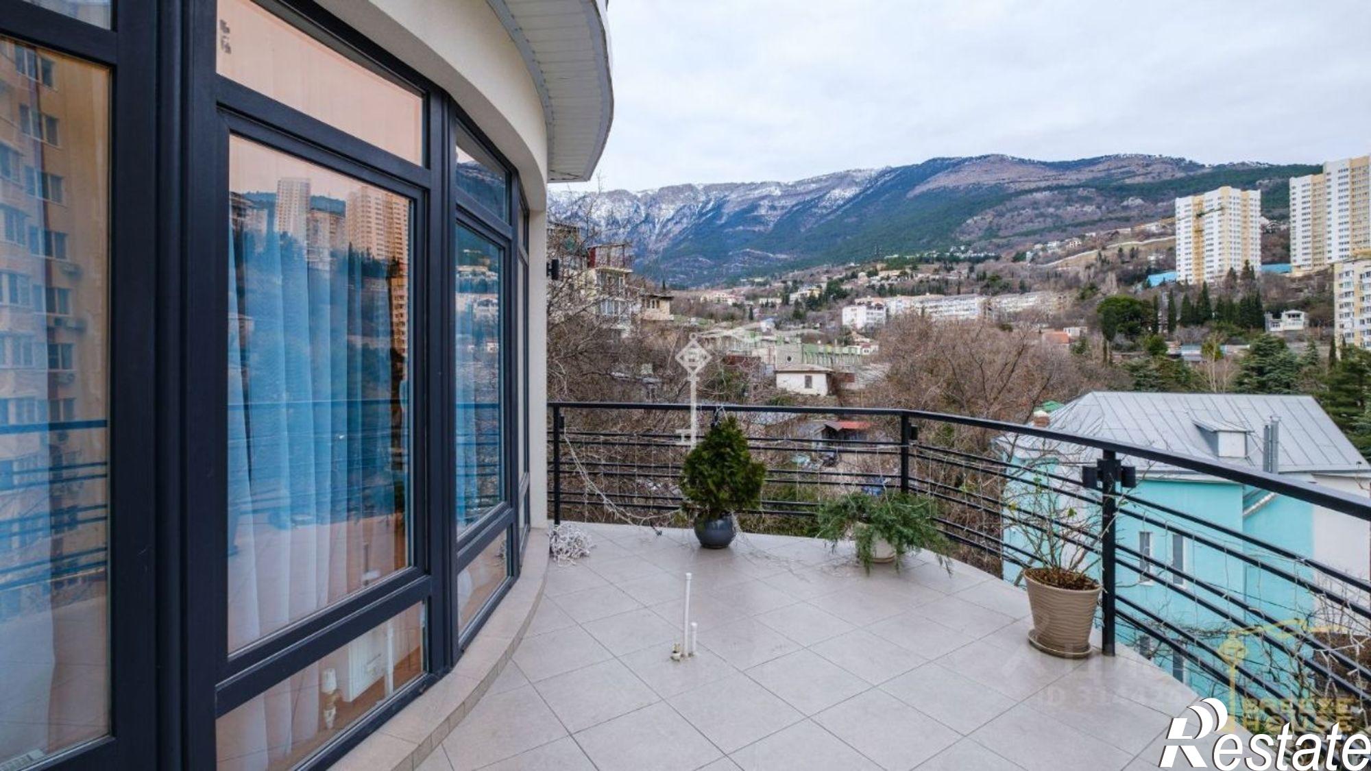 Купить помещение свободного назначения за 22 000 100 рублей на г Ялта, улица Грибоедова, зд 18А