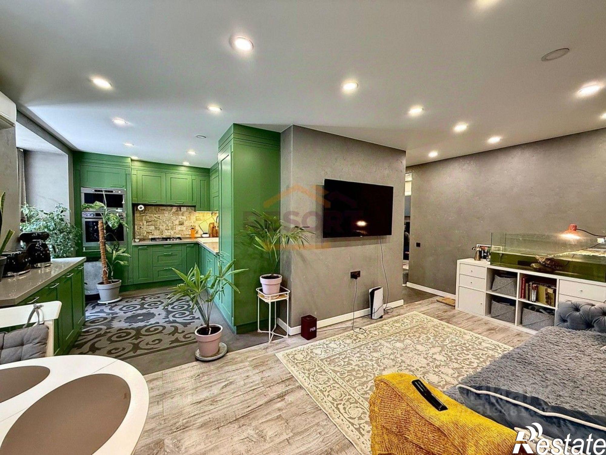 Купить квартиру за 16 500 000 рублей на Сосновая улица, 23