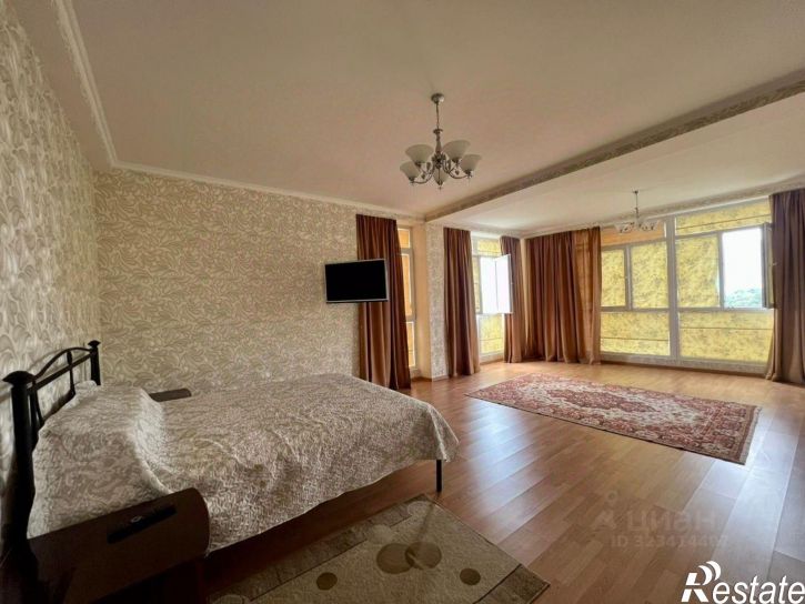 3-комн квартира ул Авроры, 4,  д. 4