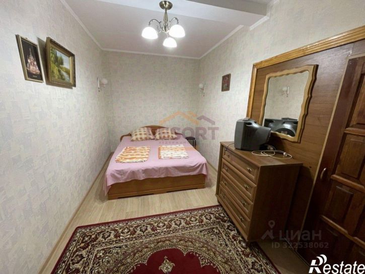 3-комн квартира улица Войкова, 2,  д. 2