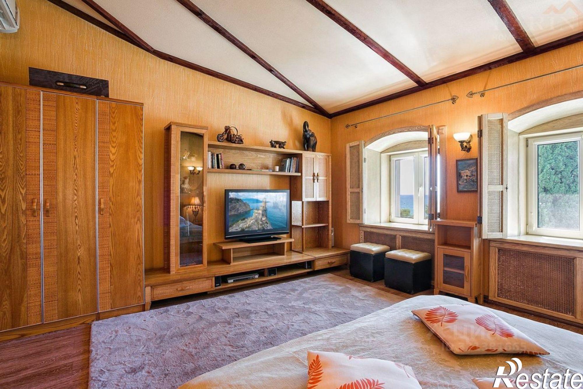 Купить квартиру за 30 000 000 рублей на набережная Ленина, 13