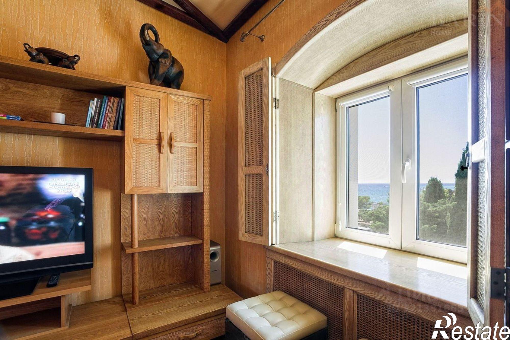 Купить квартиру за 30 000 000 рублей на набережная Ленина, 13