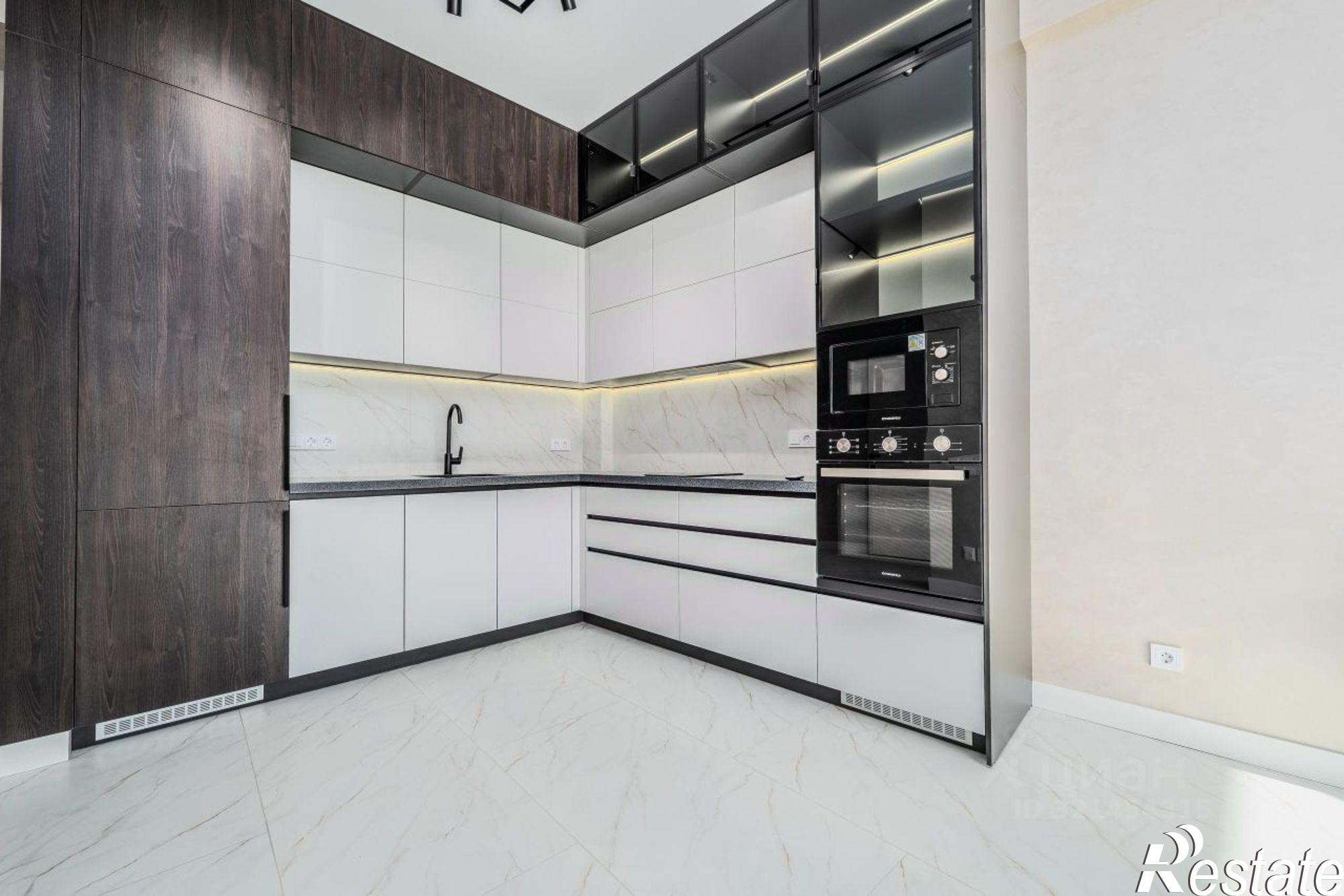 Купить квартиру за 23 500 000 рублей на улица Коммунаров, 12