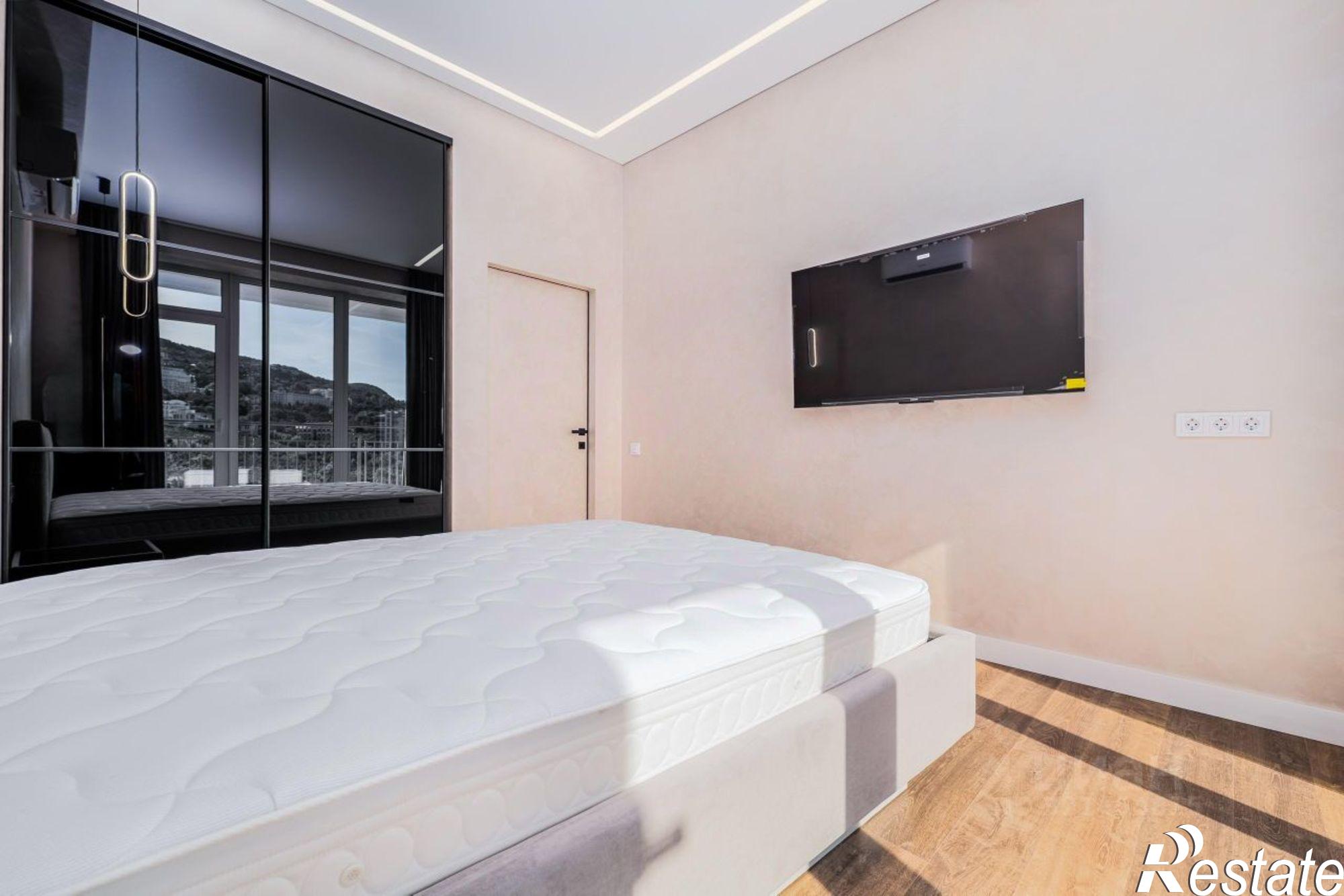 Купить квартиру за 23 500 000 рублей на улица Коммунаров, 12