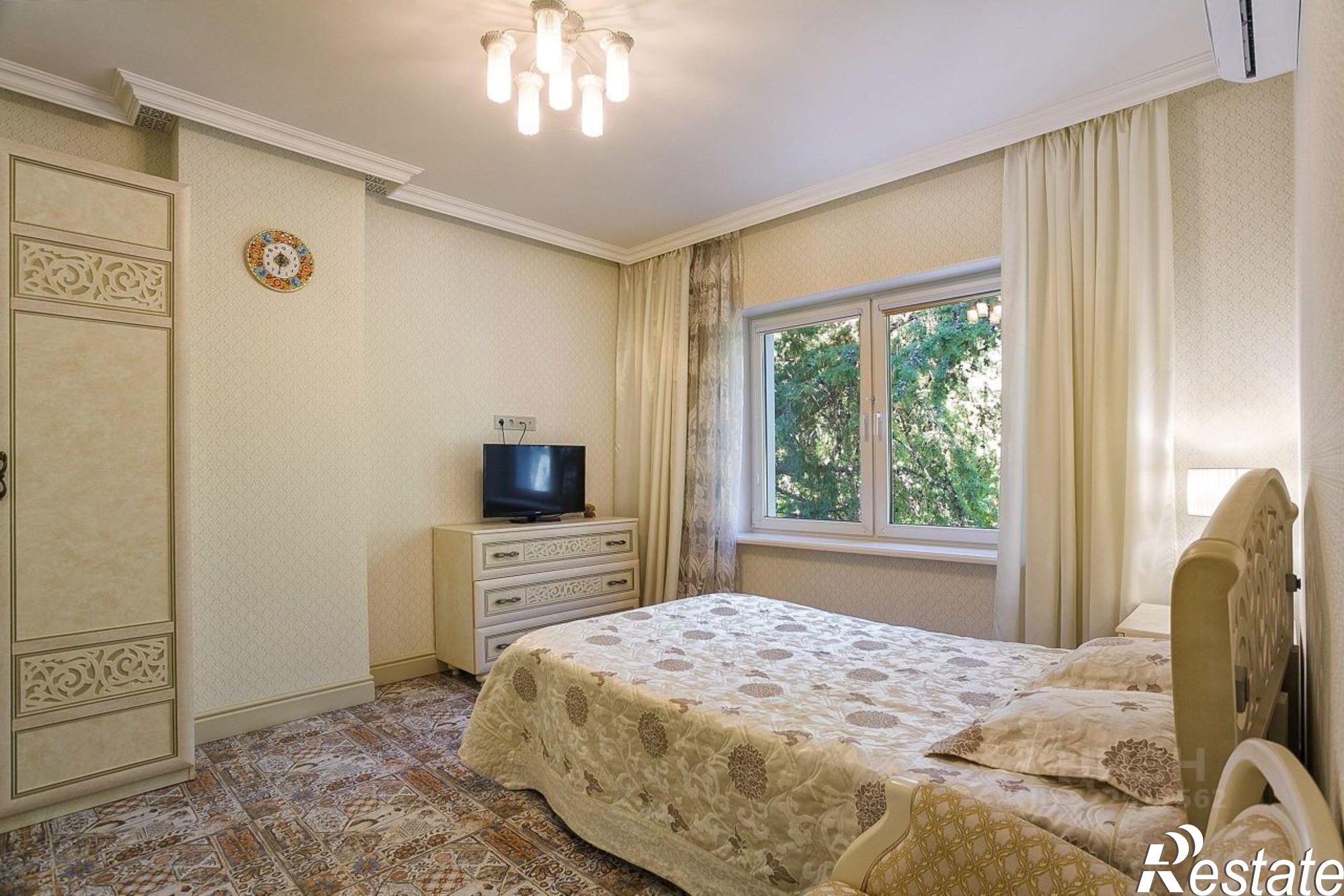 Купить квартиру за 32 000 000 рублей на улица Щорса, 9А