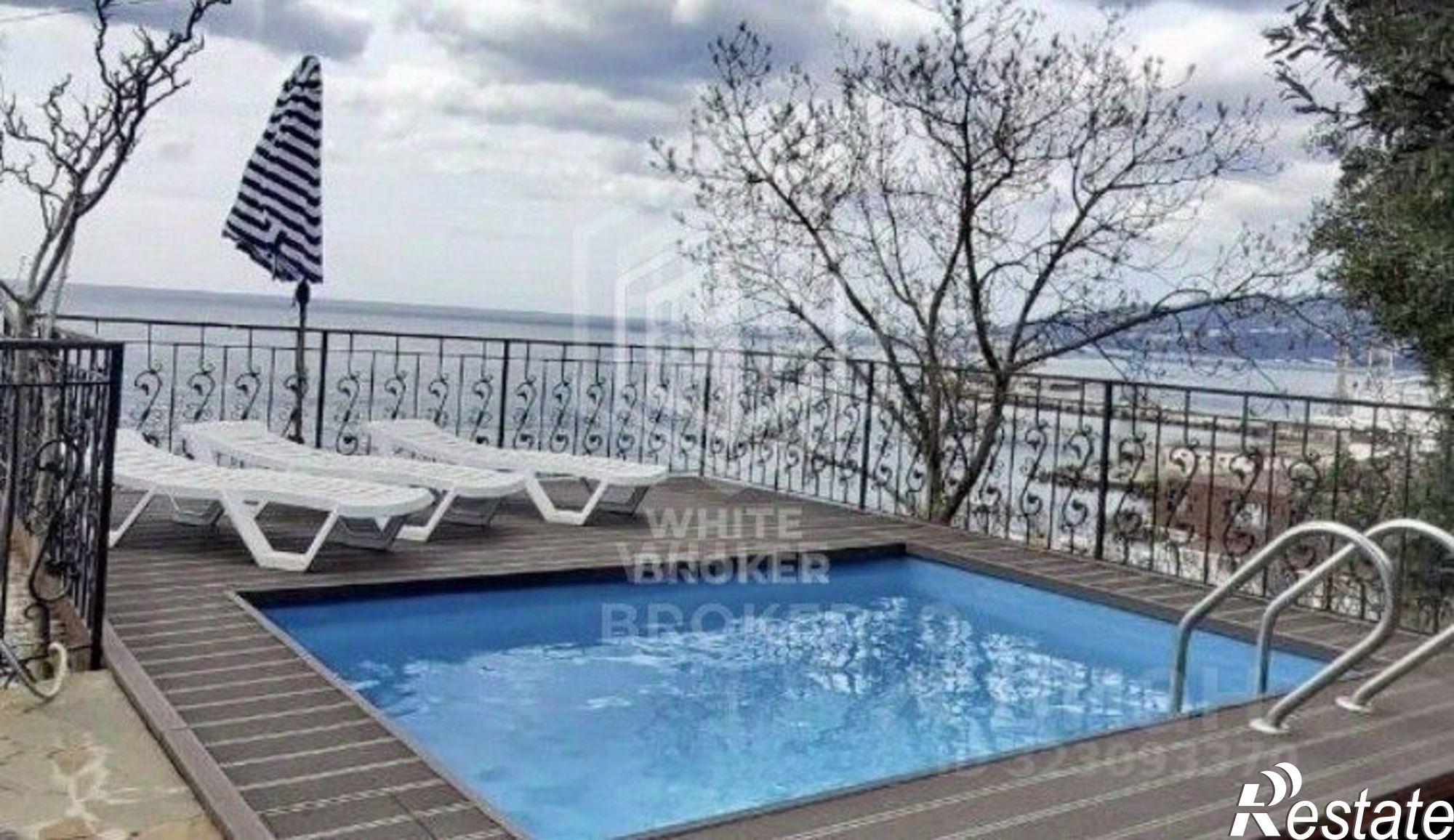 Купить квартиру за 47 000 000 рублей на Ялта г., Мориса Тореза ул., д.5Щ