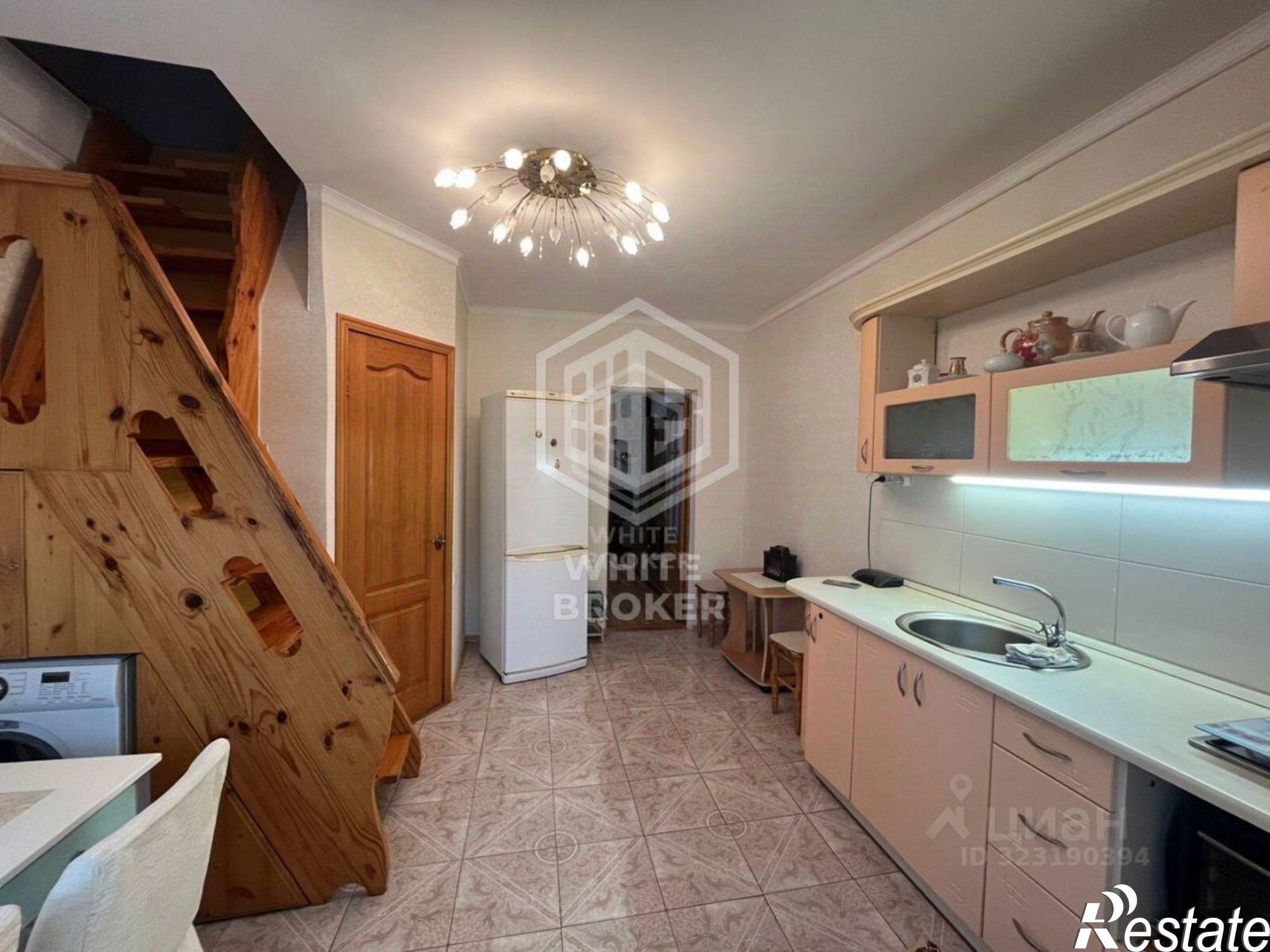 Купить квартиру за 12 000 000 рублей на ул Пироговская, 3