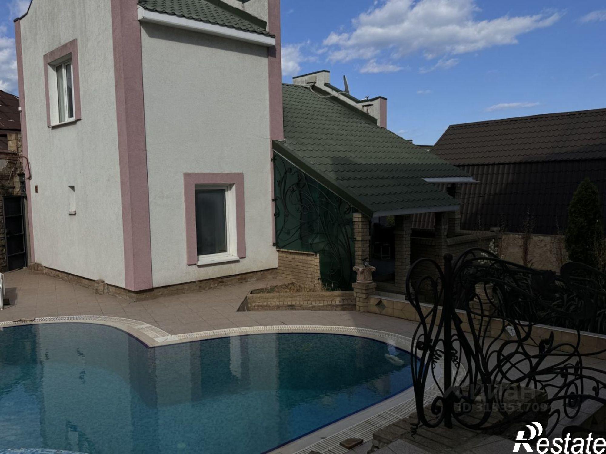 Купить дачу, дом, коттедж за 80 000 000 рублей на улица Сеченова, 21/31 к6