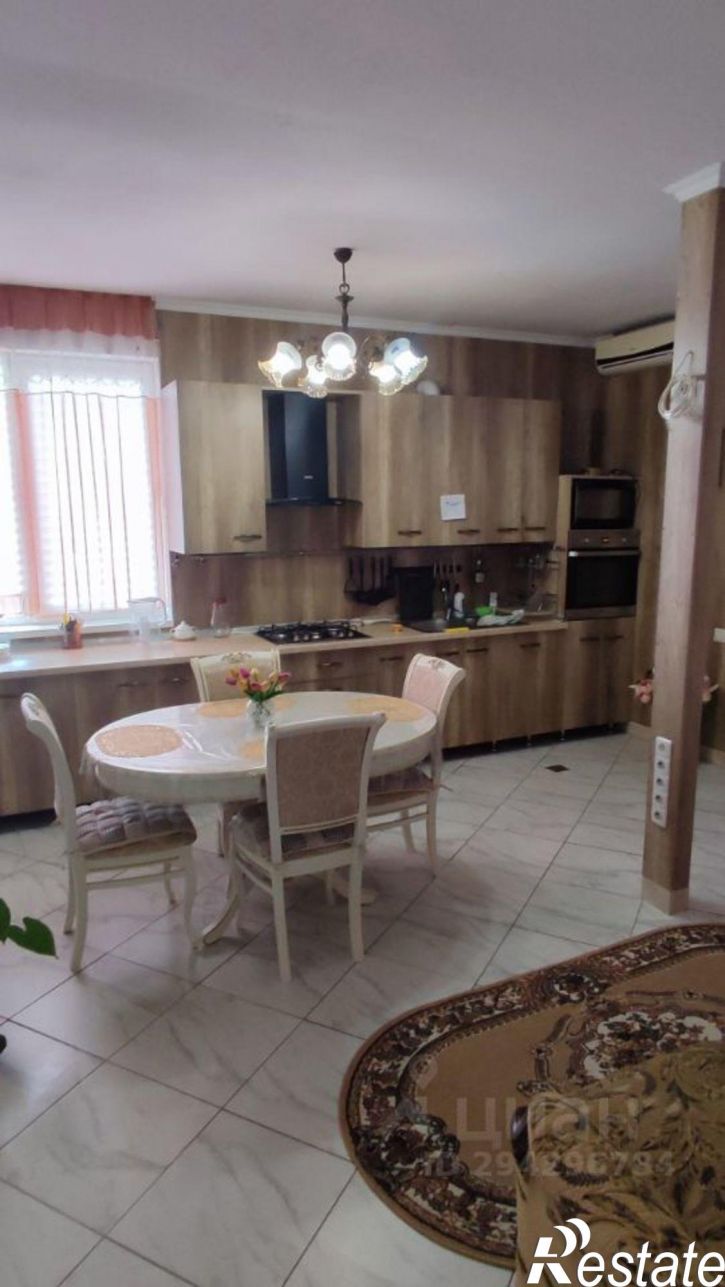 6-комн квартира ул Дмитриева, 8,  д. 8