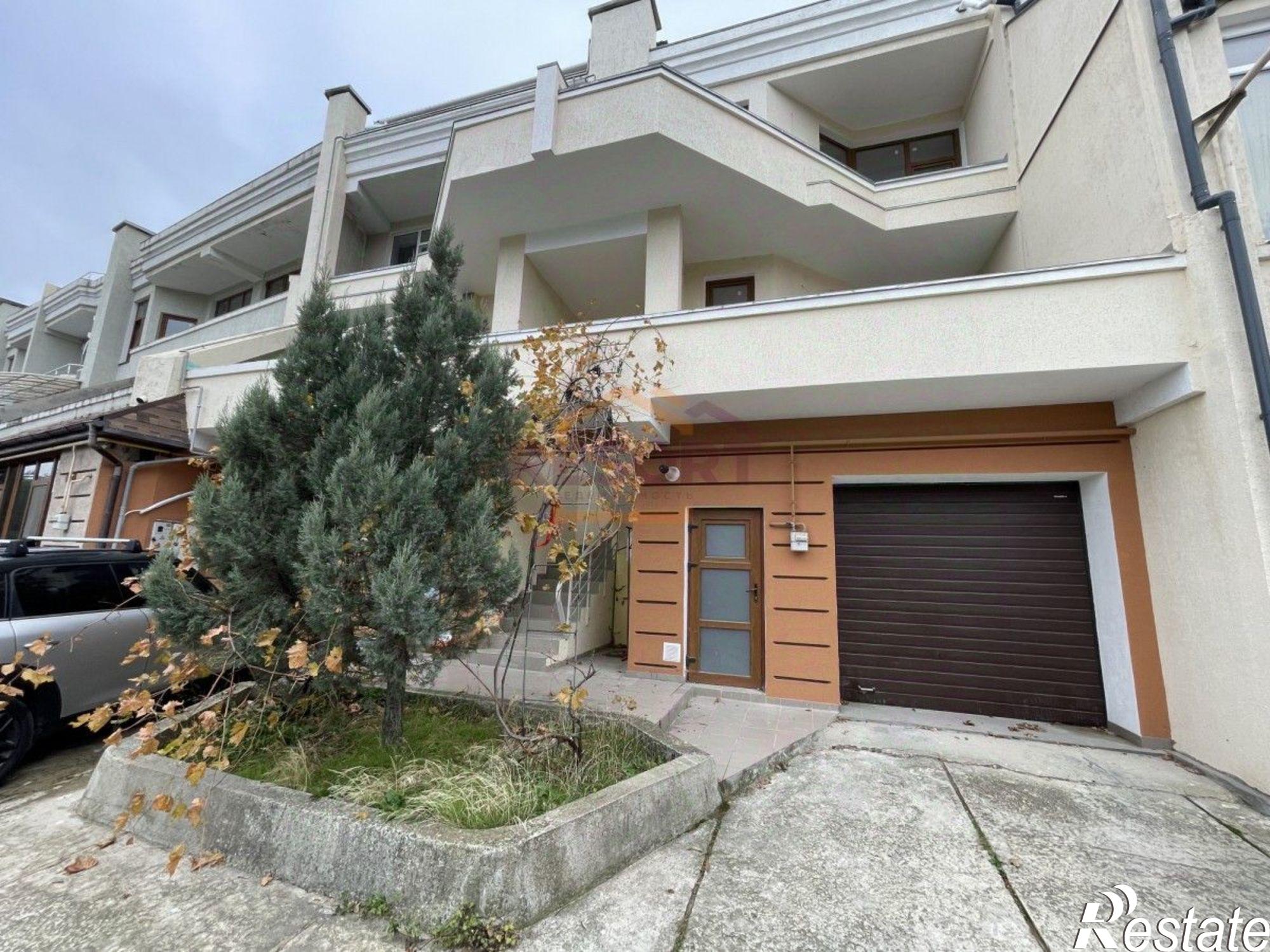 Купить квартиру за 8 700 000 рублей на Дарсановский пер, 17Б