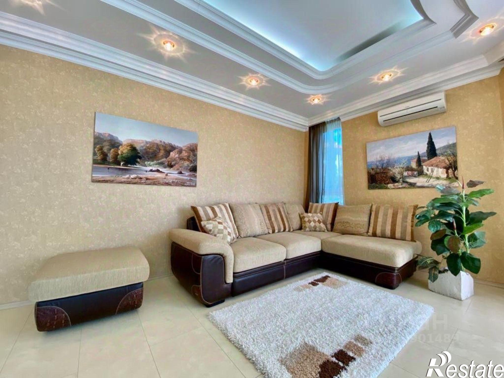 Купить квартиру за 24 000 000 рублей на ул Ялтинская, 16Б