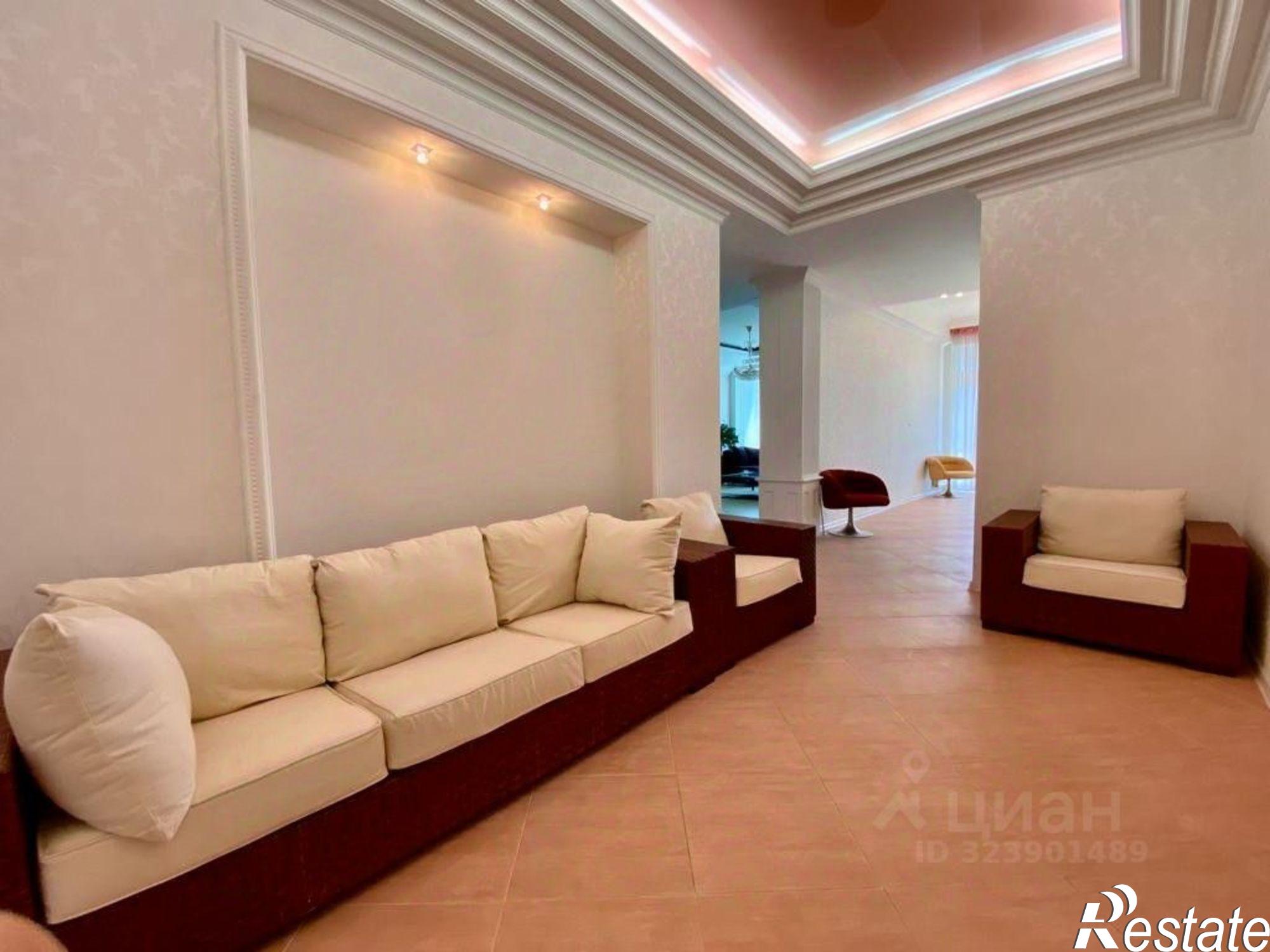 Купить квартиру за 24 000 000 рублей на ул Ялтинская, 16Б