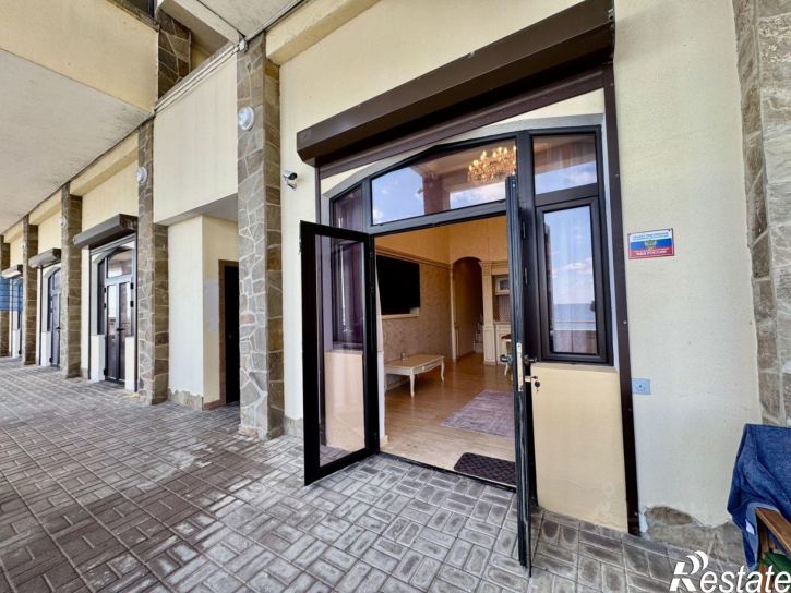 3-комн квартира наб им А.С.Пушкина, 11,  д. 11