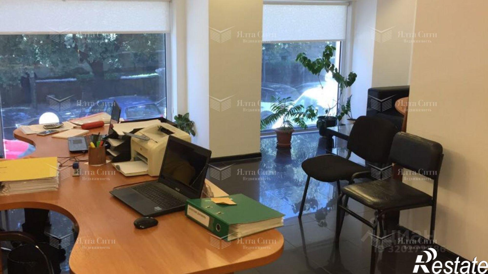 Купить офис, помещение под офис за 95 813 100 рублей на ул Московская, 1