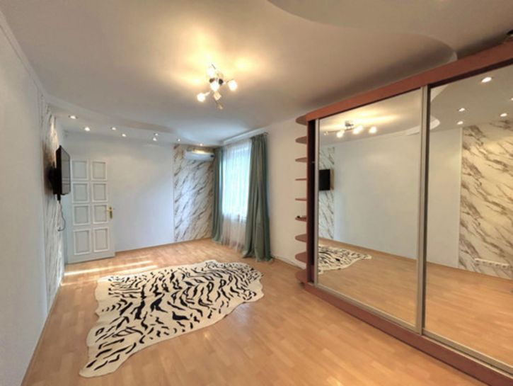 2-комн квартира Ялта г, Мухина ул, 20