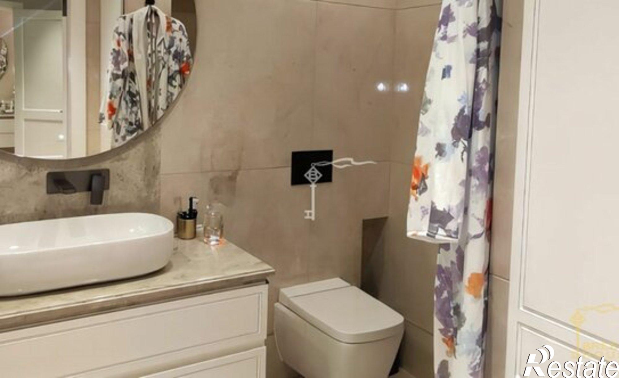 Купить квартиру за 45 000 000 рублей на Таврическая улица, 2Б