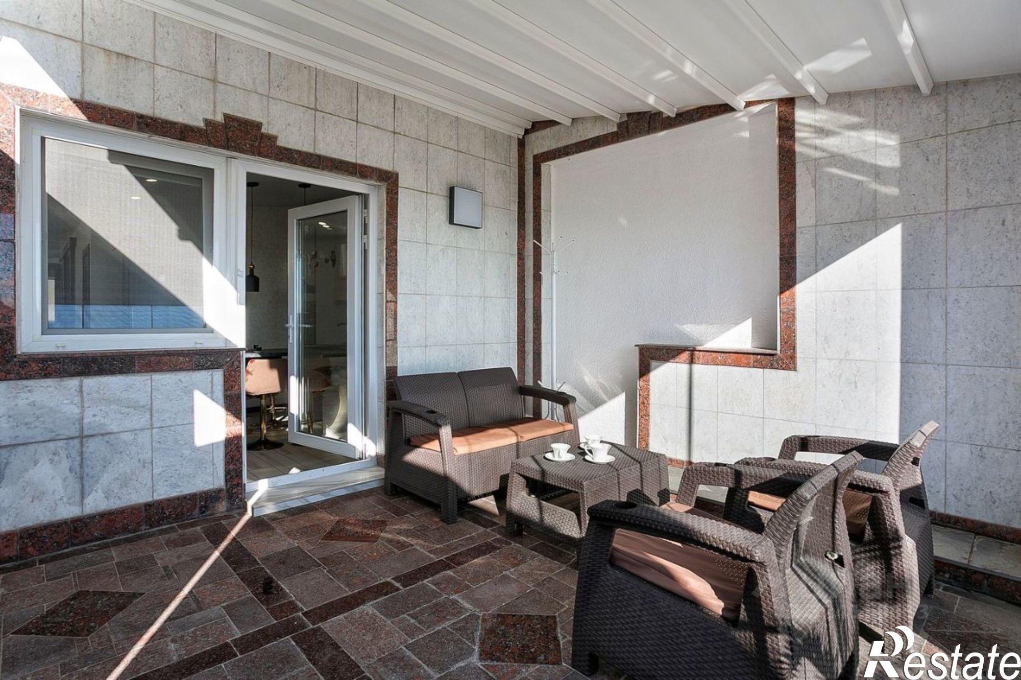 Купить квартиру за 20 000 000 рублей на Загородная улица, 17В