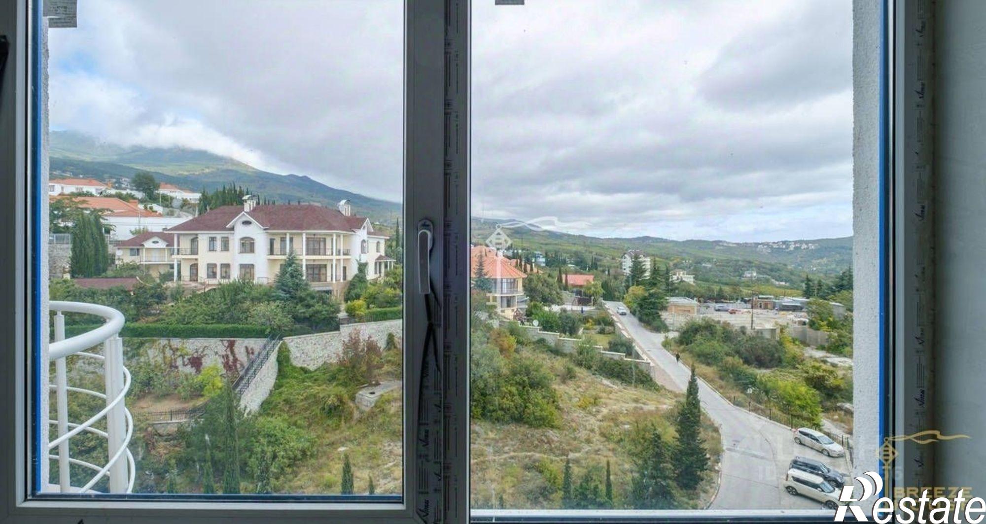 Купить квартиру за 30 000 000 рублей на ул Ялтинская, 16Б