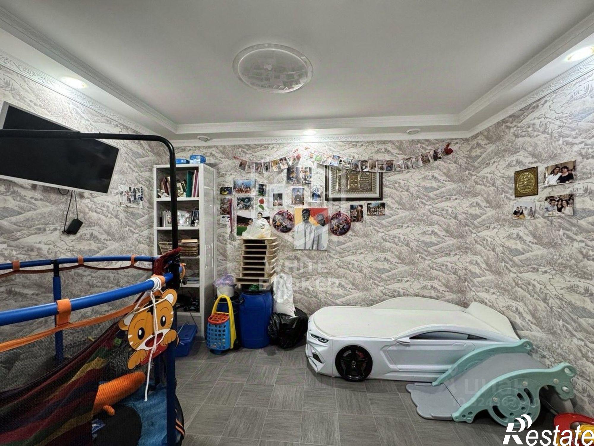 Купить квартиру за 14 000 000 рублей на Дарсановская улица, 12