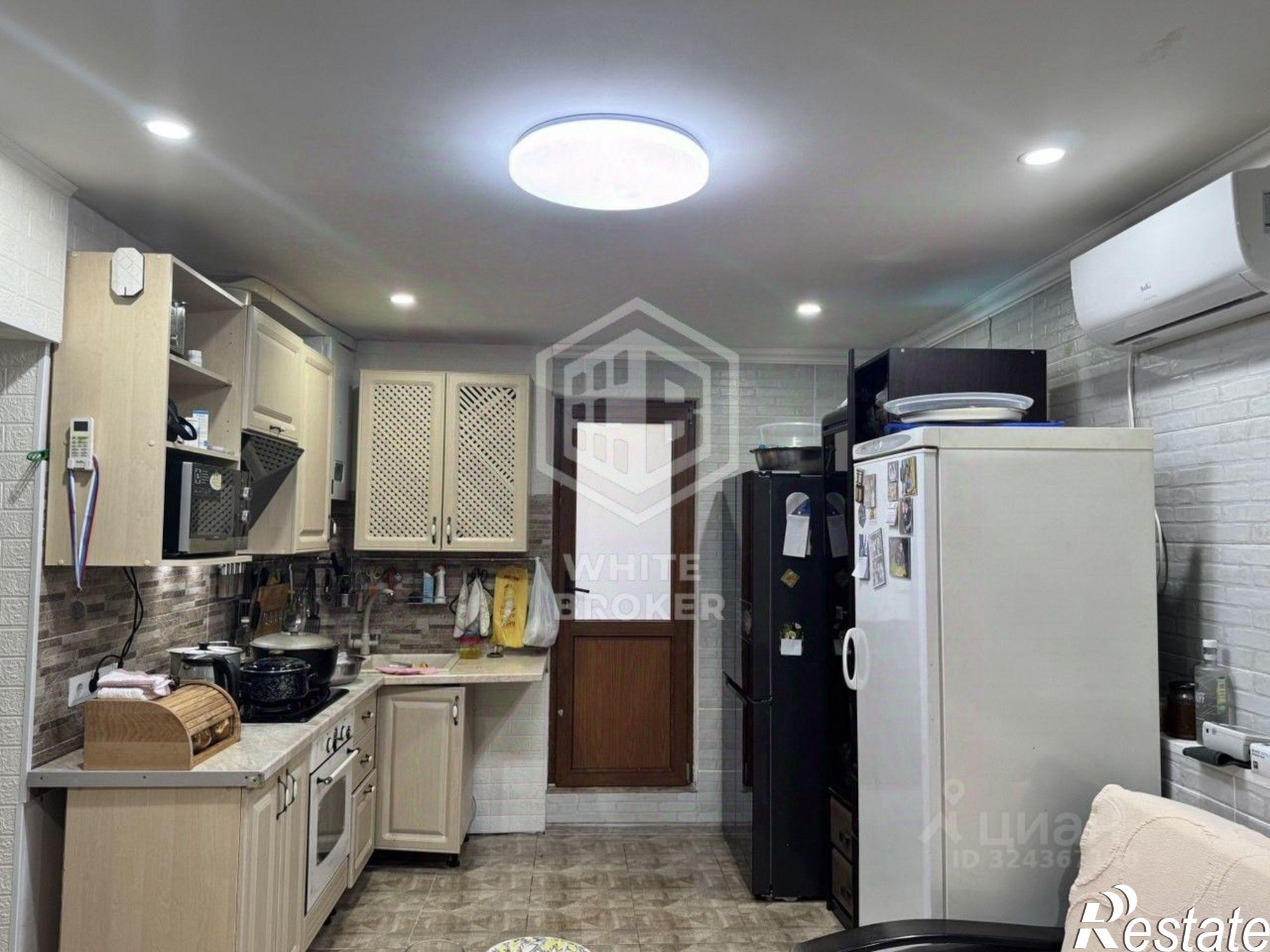 Купить квартиру за 14 000 000 рублей на Дарсановская улица, 12