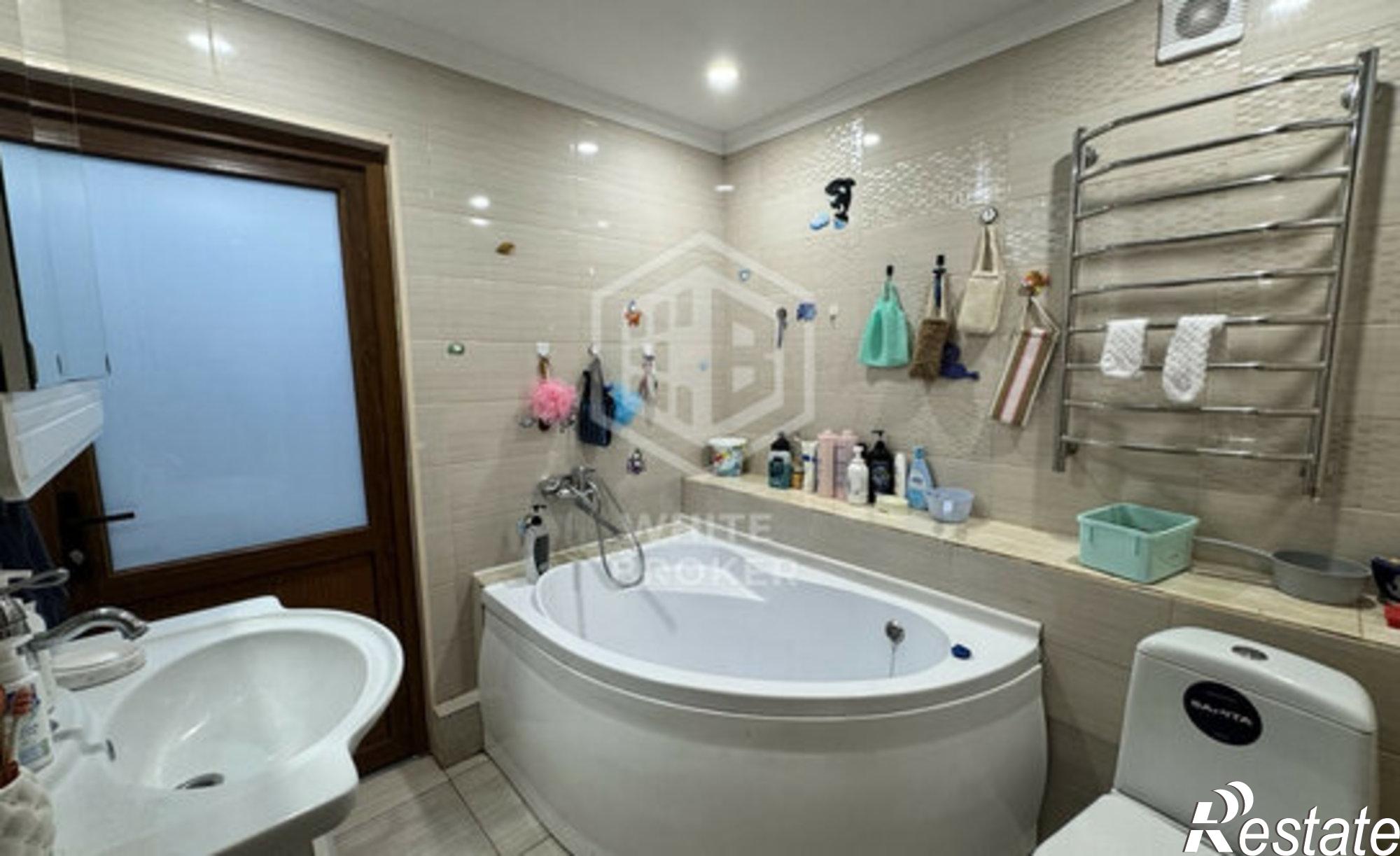 Купить квартиру за 14 000 000 рублей на ул Дарсановская, 12