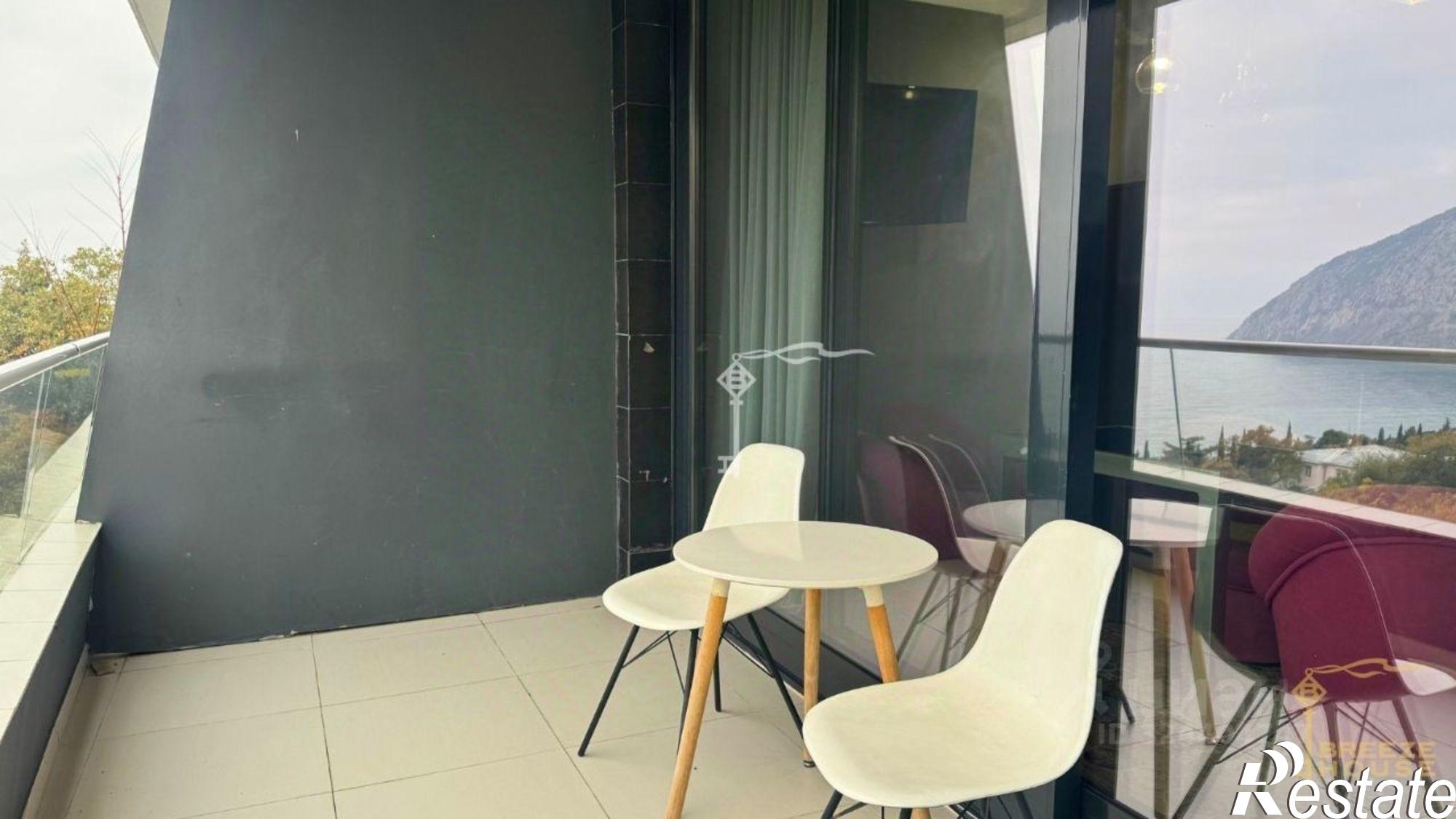 Купить квартиру за 15 000 000 рублей на ул Ялтинская, 14