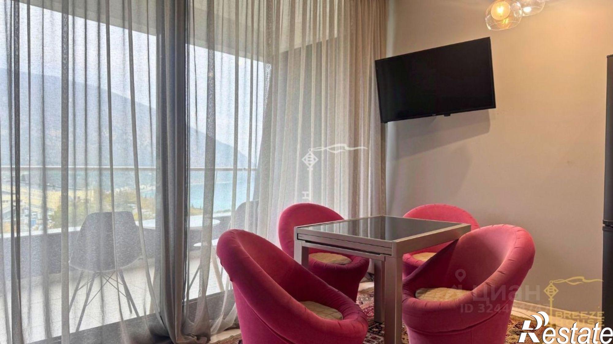 Купить квартиру за 15 000 000 рублей на ул Ялтинская, 14