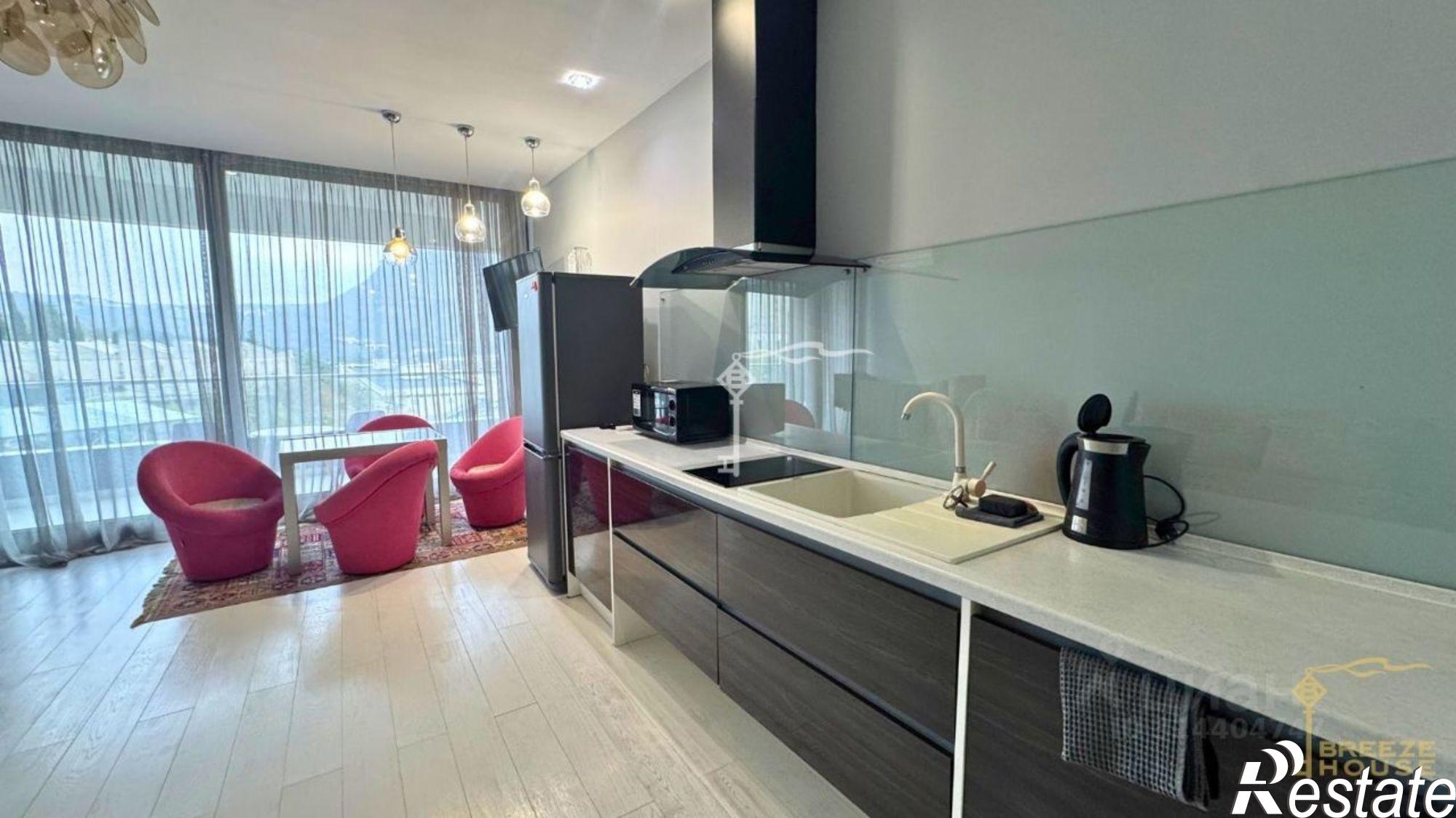 Купить квартиру за 15 000 000 рублей на ул Ялтинская, 14