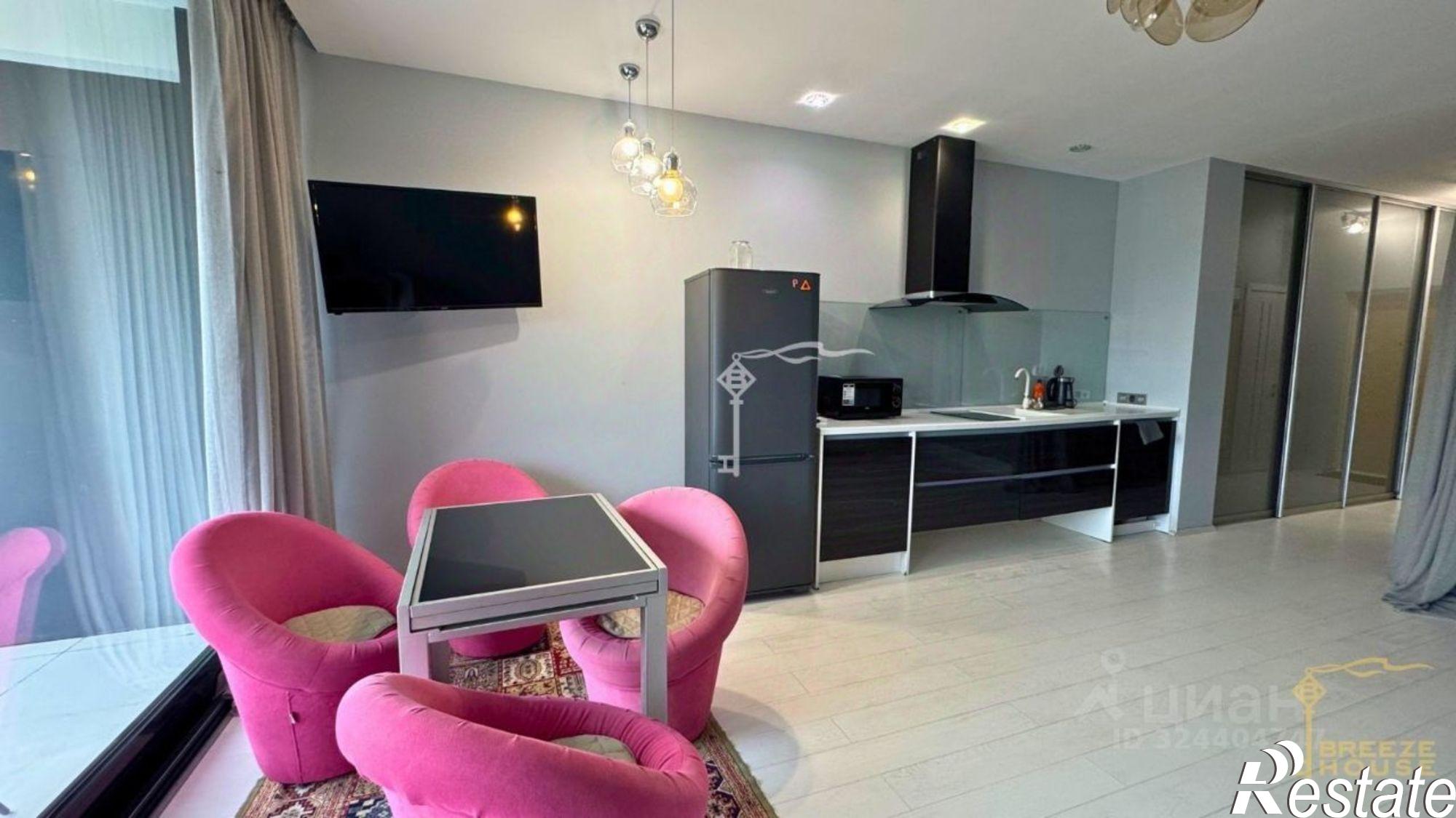 Купить квартиру за 15 000 000 рублей на ул Ялтинская, 14