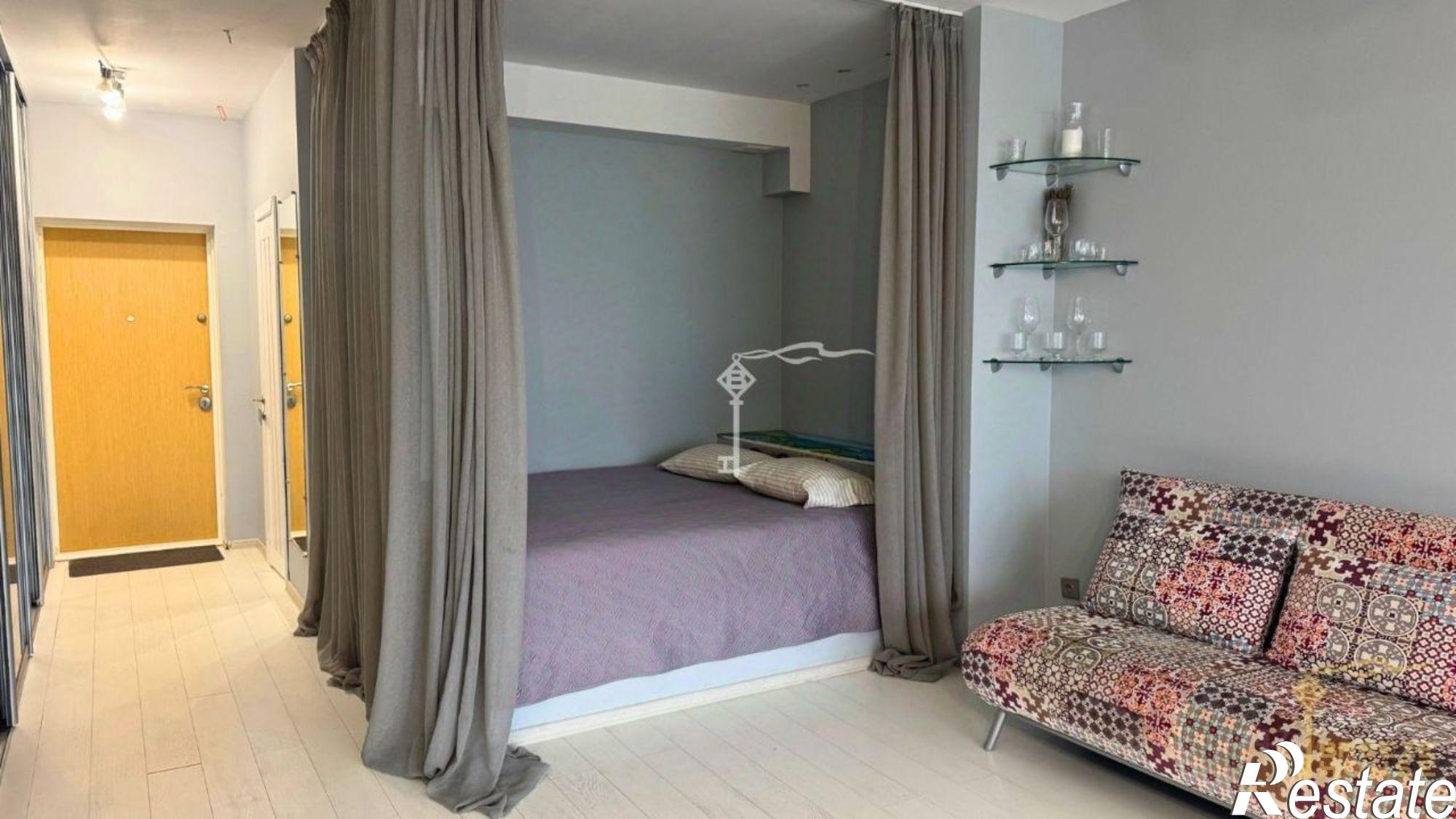 Купить квартиру за 15 000 000 рублей на ул Ялтинская, 14