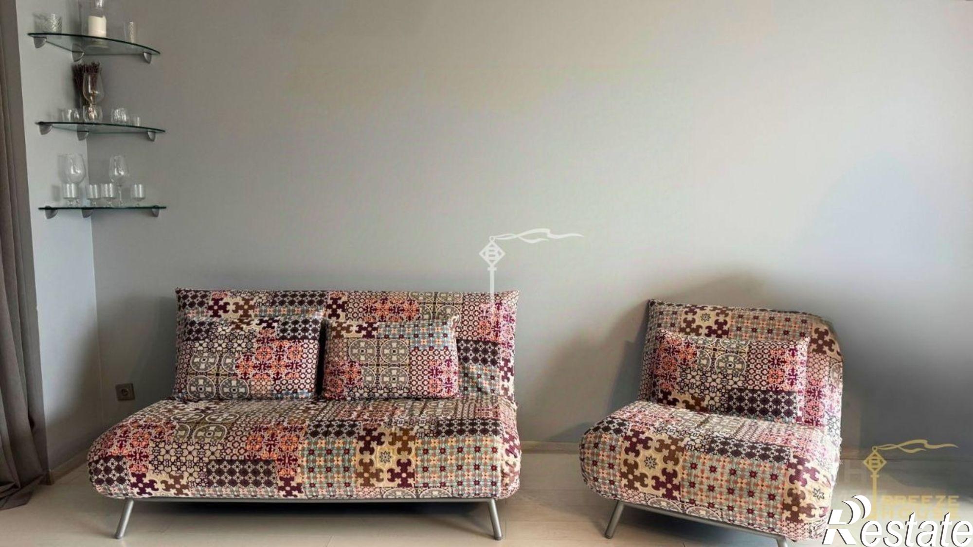 Купить квартиру за 15 000 000 рублей на ул Ялтинская, 14