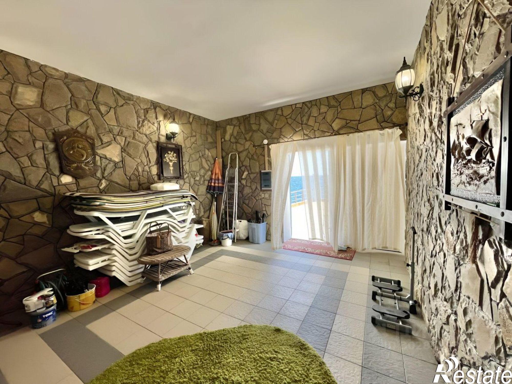 Купить квартиру за 39 500 000 рублей на Алупка, улица Ленина, 35Б