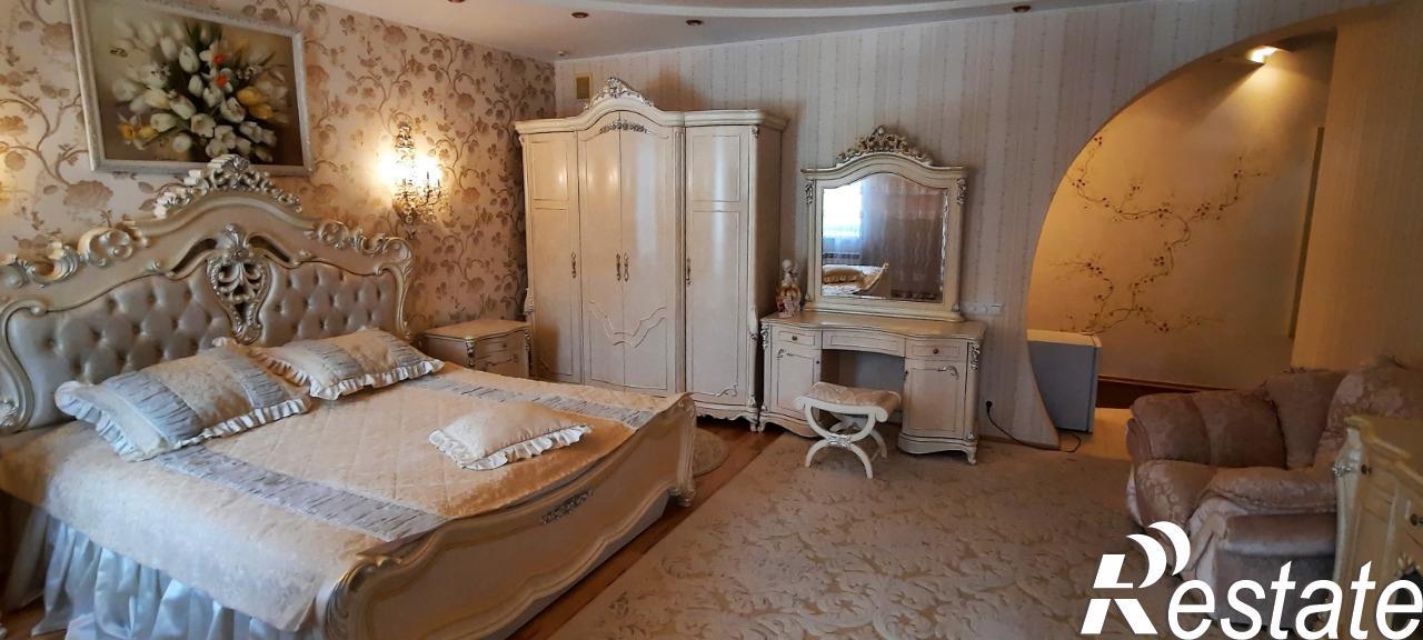 Сдать квартиру за 75 000 рублей на Набережная имени Ленина, 13