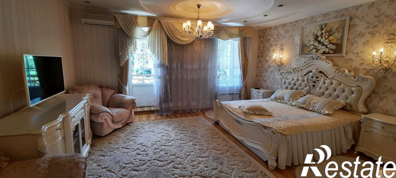 Сдать квартиру за 75 000 рублей на Набережная имени Ленина, 13