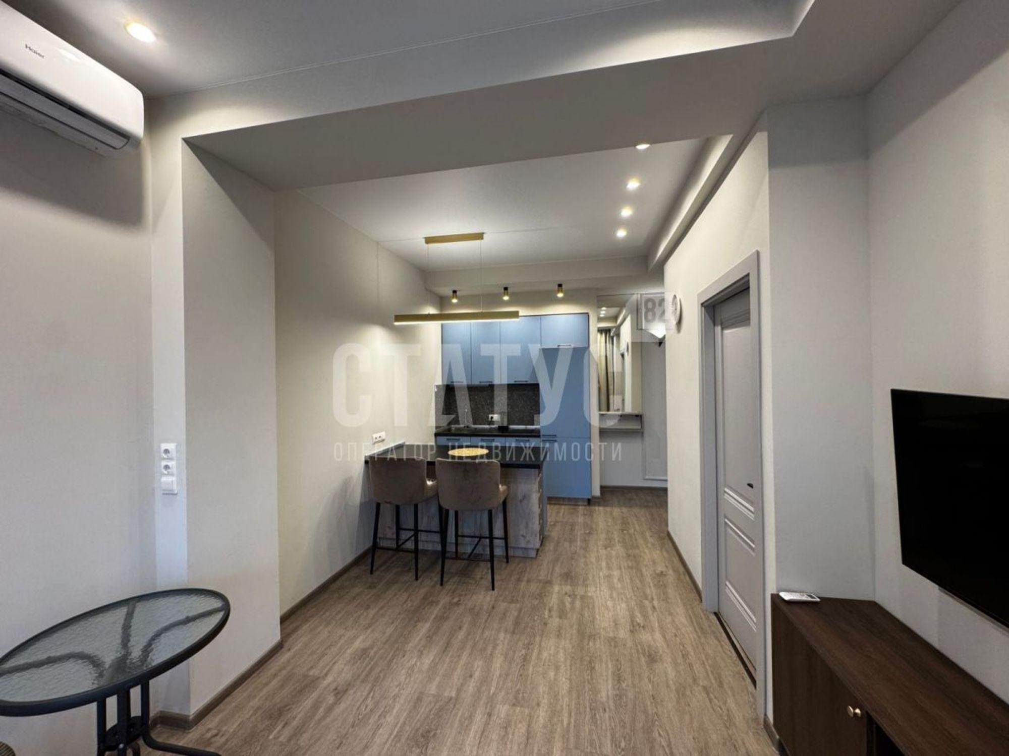 Сдать квартиру за 70 000 рублей на имени Ленина наб, 4