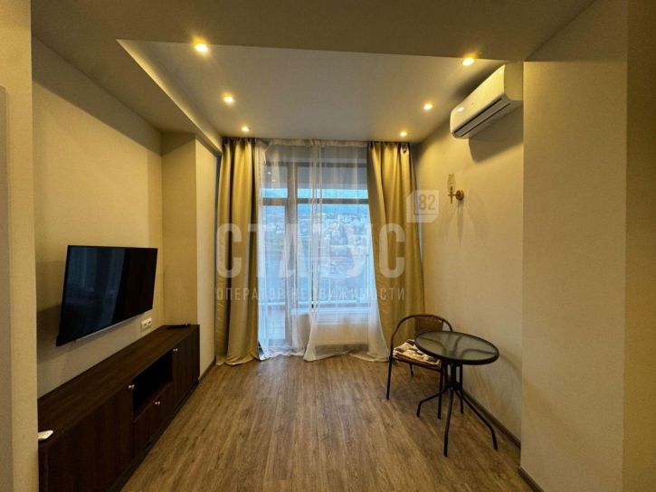 2-комн квартира имени Ленина наб, 4