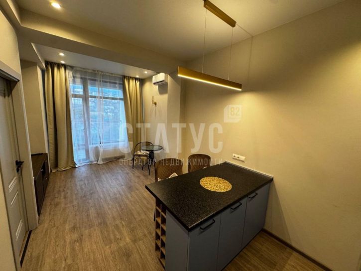 2-комн квартира имени Ленина наб, 4