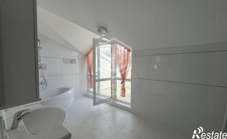 4-комн квартира улица Свердлова, 48А,  д. 48А