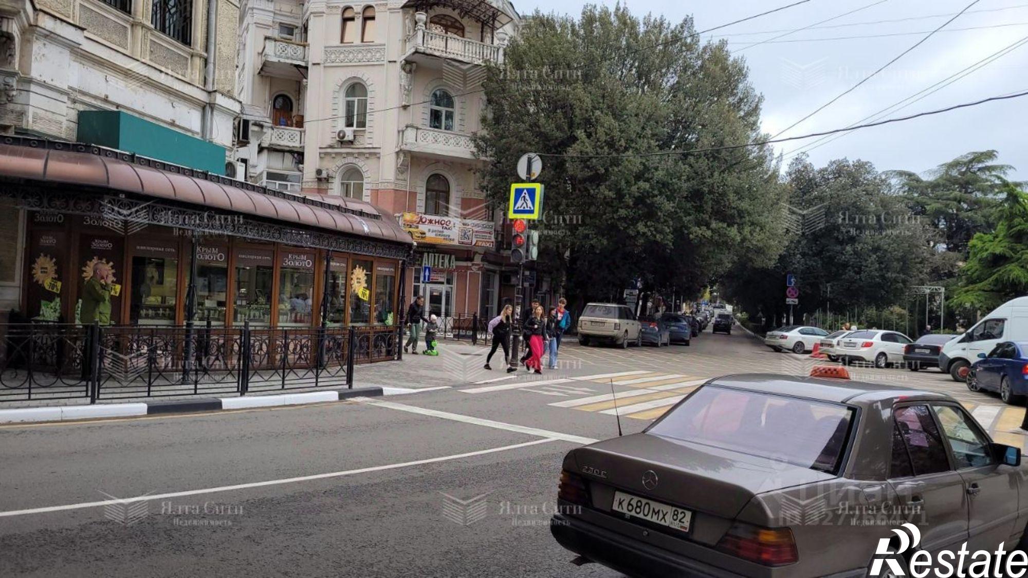 Купить офис, помещение под офис за 95 813 100 рублей на Московская улица