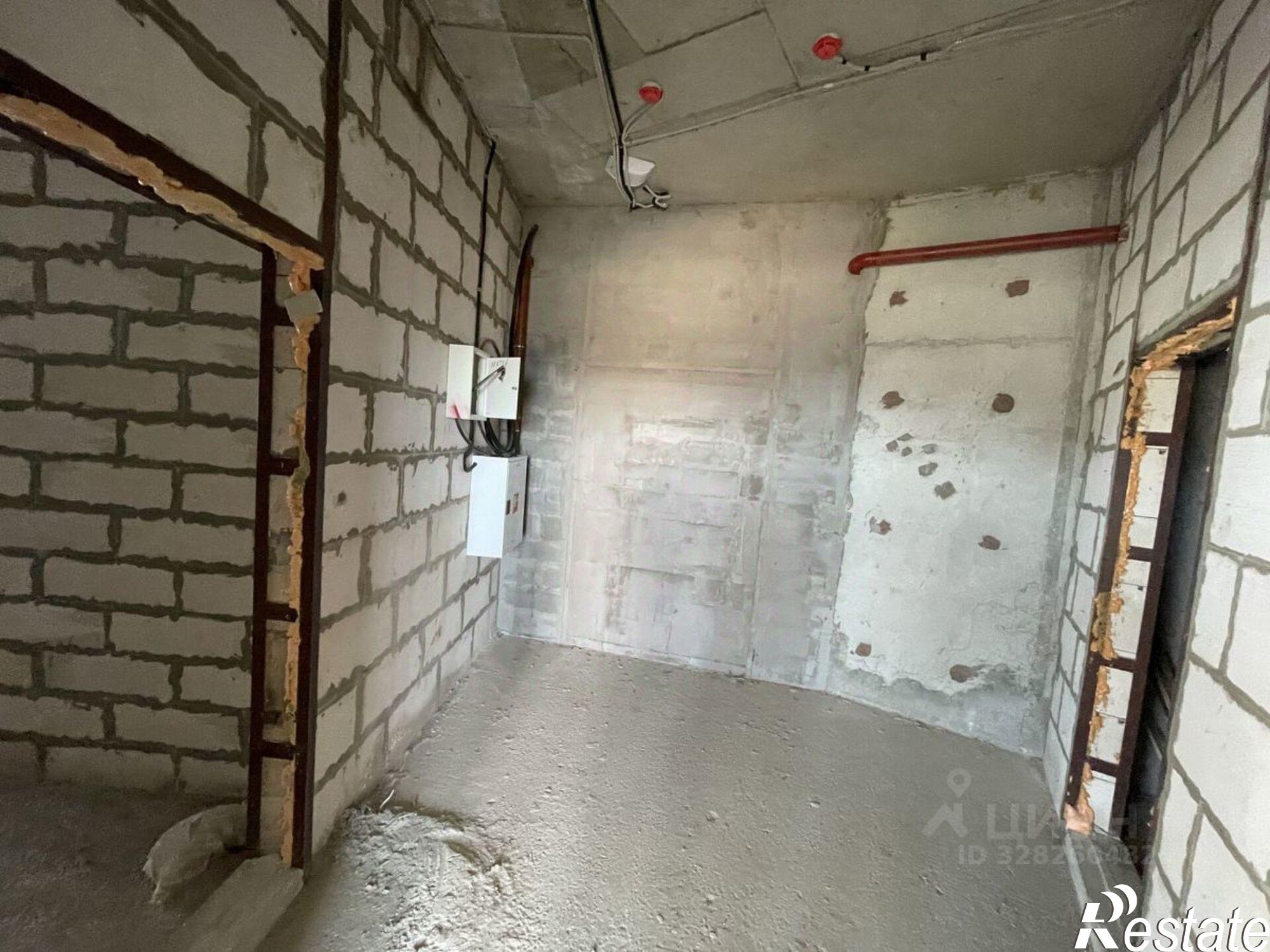 Купить торговое помещение за 32 137 000 рублей на ул Ялтинская, 14У