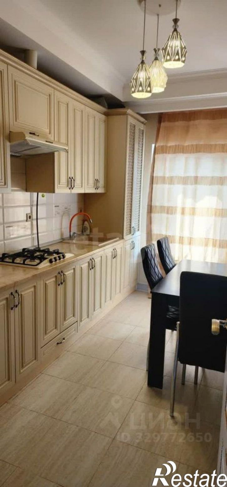 3-комн квартира Большевистская улица, 19,  д. 19