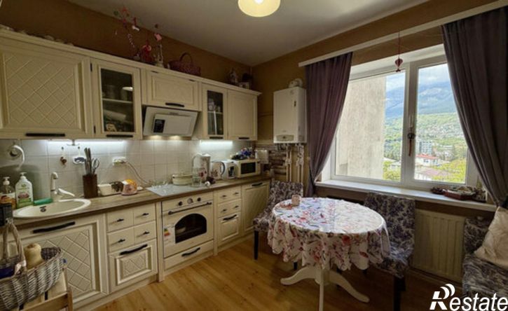 2-комн квартира улица Дзержинского, 3,  д. 3