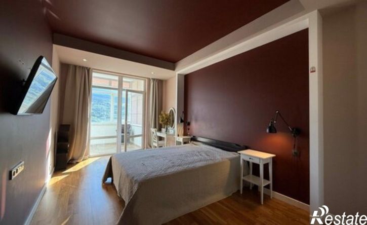 3-комн квартира улица Красных Партизан, 14Б,  д. 14Б
